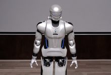 ربات‌ها جایگزین انسان‌ها می‌شوند یا کمک آنها؟