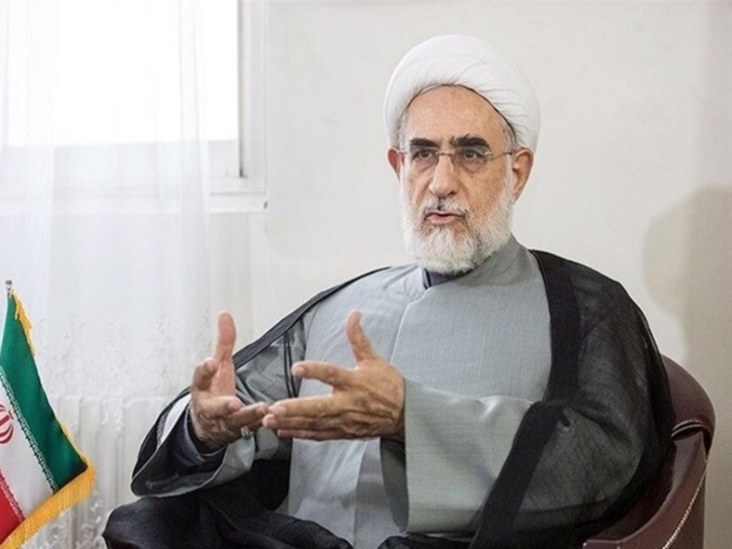 رسول منتجب‌نیا: مردم با برداشتن حجاب به حکومت اعتراض میکنند