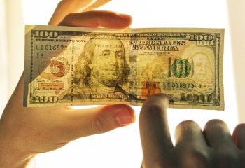 بهترین روش تشخیص دلار اصل از تقلبی