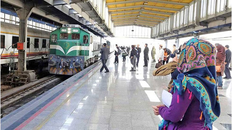 مقایسه امکانات و خدمات قطارهای مختلف در مسیر تهران تبریز