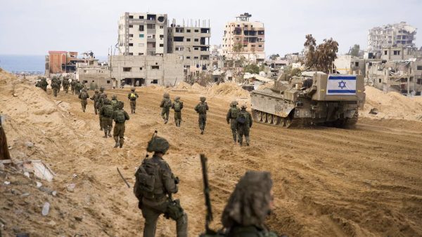 عکس سربازان اسرائیلی در حال حمله به غزه