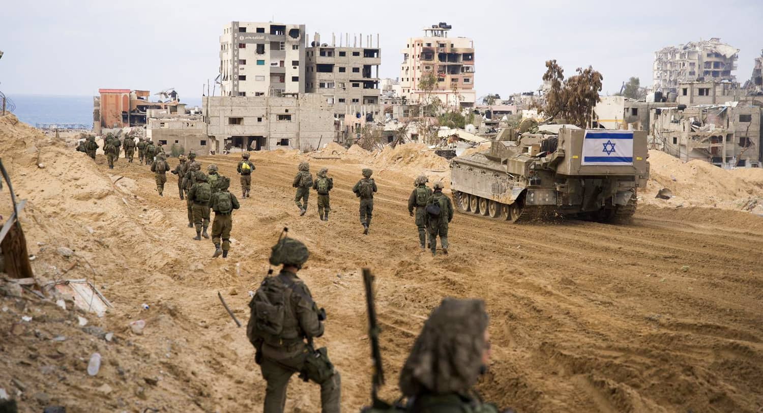 عکس سربازان اسرائیلی در حال حمله به غزه