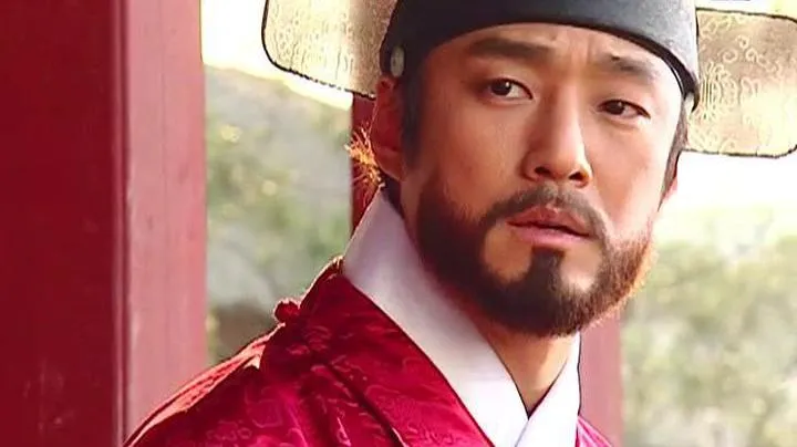 ایم هو در نقش امپراتور چونگ‌جونگ چوسان