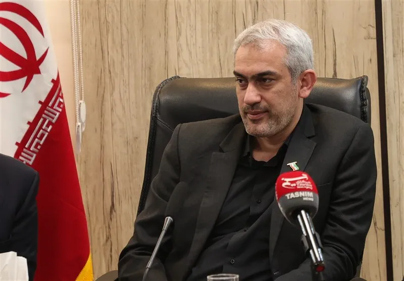 وزیر اقتصاد: به‌زودی بانک‌ها از بنگاه‌داری خارج می‌شوند