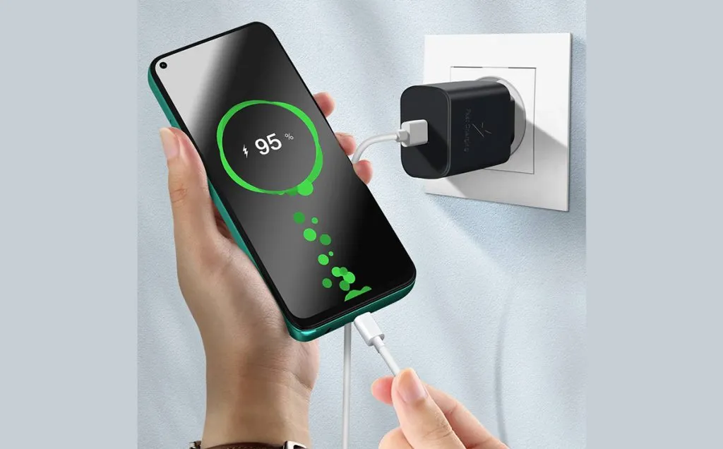 تلفن و شارژر