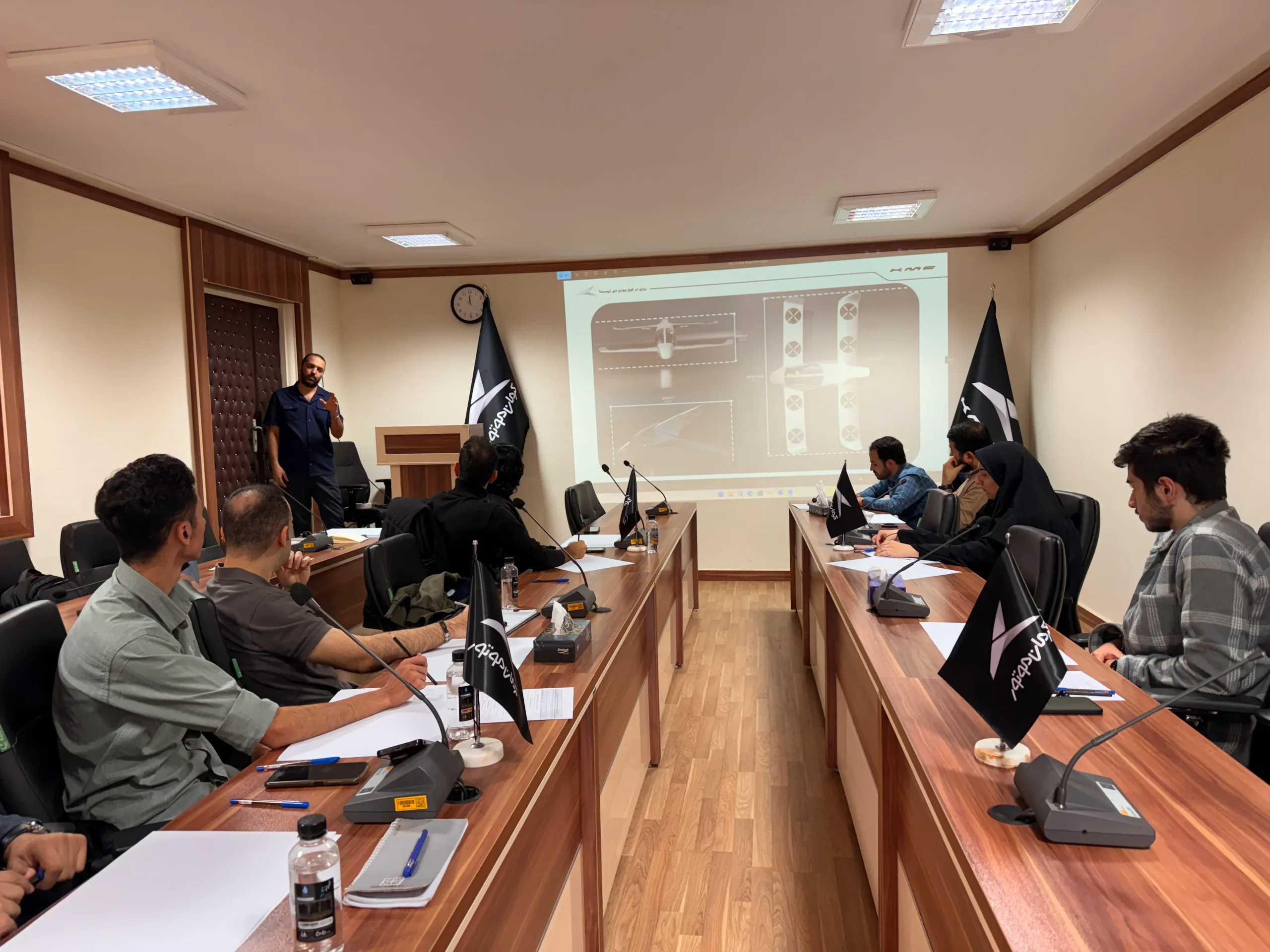 منتورینگ و آموزش برگزیدگان نخستین دوره مسابقه طراحی وسایل نقلیه عمودپرواز کرمان‌موتور