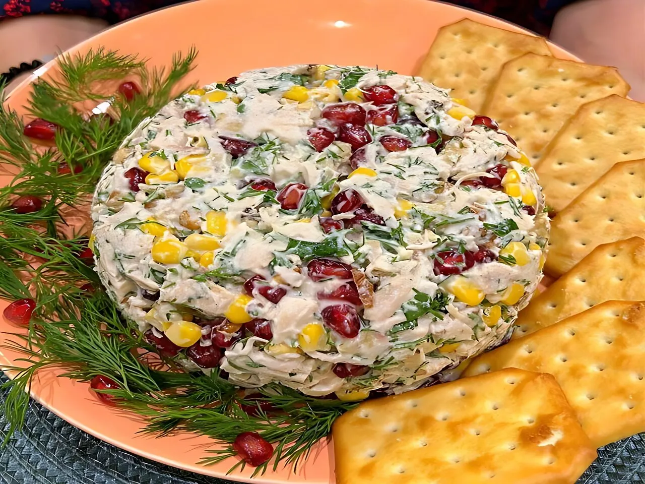 سالاد مرغ و انار