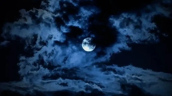 «ماه سگ آبی» را امشب در آسمان ببینید
