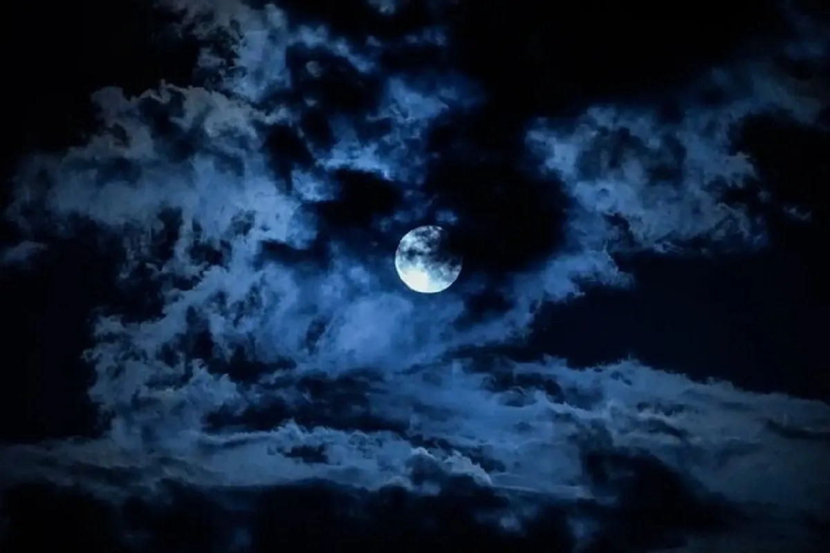 «ماه سگ آبی» را امشب در آسمان ببینید
