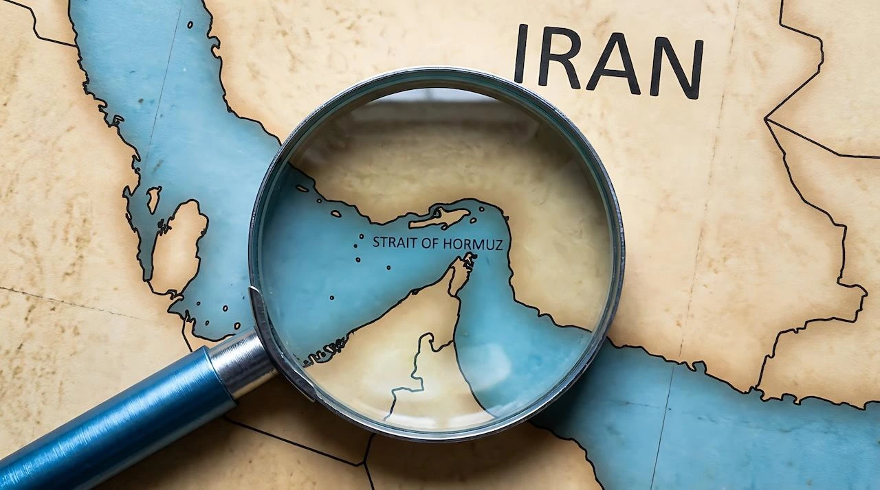 تنگه هرمز زیر ذره بین