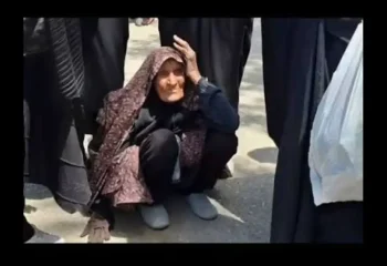ایستادهای که نشسته آمد؛ روایت پیرزن شیرازی در وداع با رهبر شهید