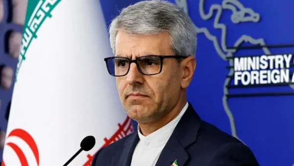 بقایی پرده برداشت؛ ایران با ترامپ مذاکره میکند یا آماده تقابل است؟
