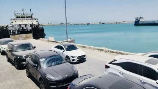 واردات خودرو متوقف شد؛ چه کسانی هنوز میتوانند خودرو وارد کنند؟