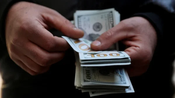 خبر خوش همتی برای بازار ارز؛ دلار ارزان می‌شود؟